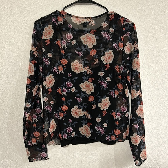 American Eagle Sheer Floral Top - Picture 3 of 4